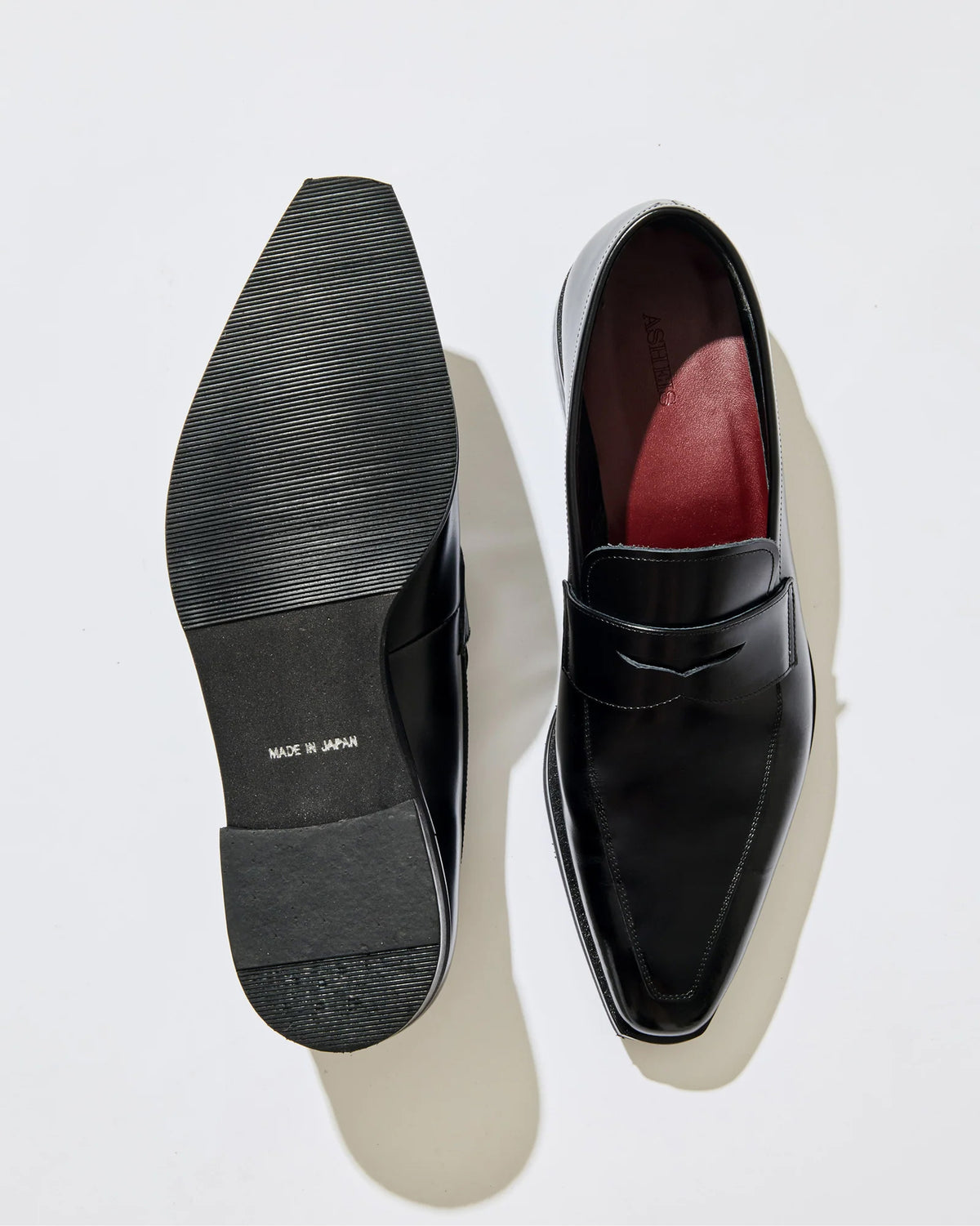 SLEEK LOAFERS